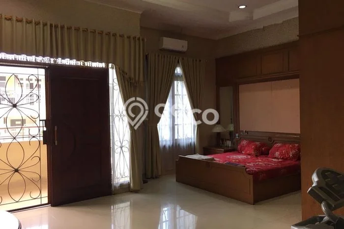 Rumah Elit Modern Tanpa Renovasi di Taman Palem Jakarta Barat Rumah Elit Modern Tanpa Renovasi di Taman Palem Jakarta Barat