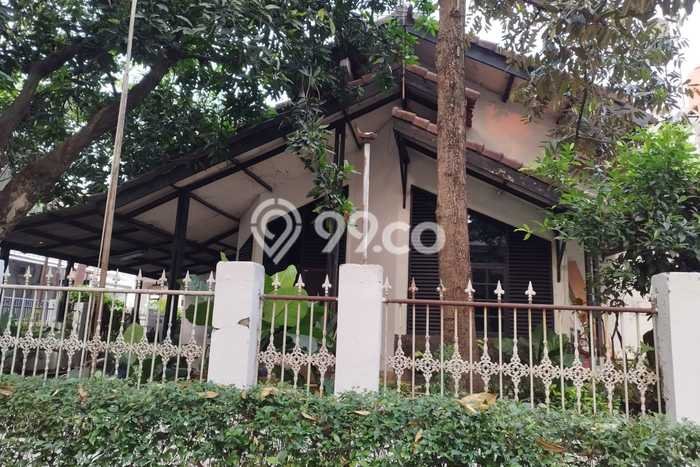For Sale! Premium House LT 270m2 Desain Elegan di Puri Indah For Sale! Premium House LT 270m2 Desain Elegan di Puri Indah