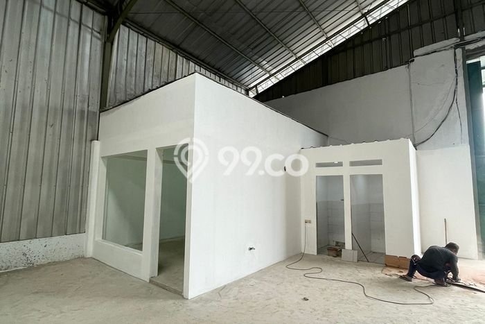 LOKASI STRATEGIS! Gudang Disewakan di Cipondoh, Luas 1000m², Kawasan Komersial LOKASI STRATEGIS! Gudang Disewakan di Cipondoh, Luas 1000m², Kawasan Komersial