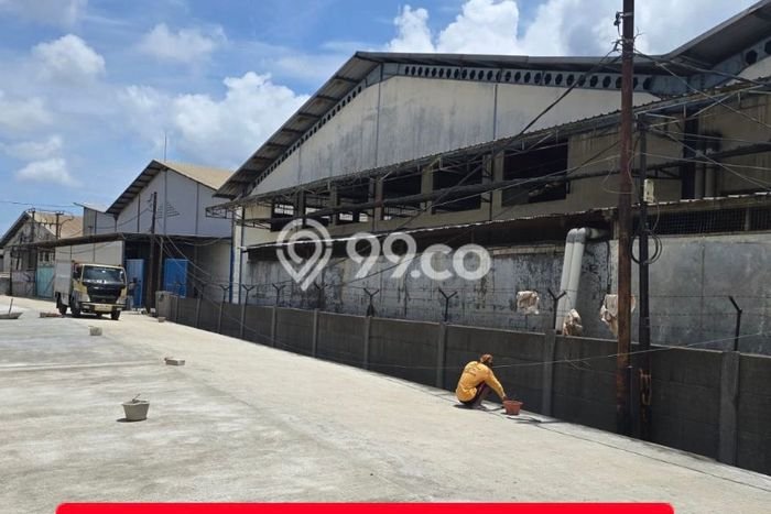 Unit Gudang Disewakan di Dadap di Area Ramai & Strategis Unit Gudang Disewakan di Dadap di Area Ramai & Strategis