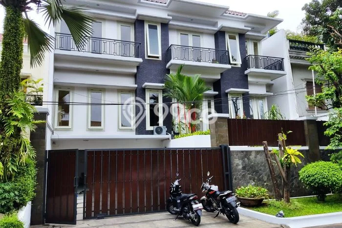 Ready to Use! Premium House LT 420m2 Desain Elegan di Pondok Indah Ready to Use! Premium House LT 420m2 Desain Elegan di Pondok Indah