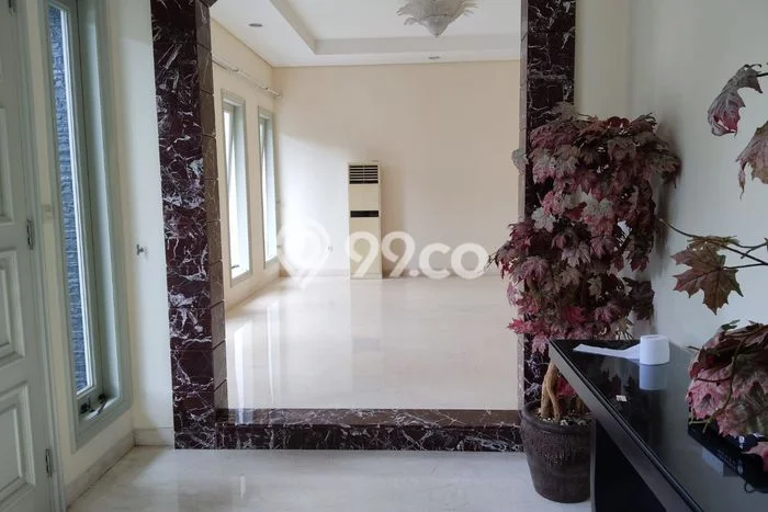 Ready to Use! Premium House LT 420m2 Desain Elegan di Pondok Indah Ready to Use! Premium House LT 420m2 Desain Elegan di Pondok Indah