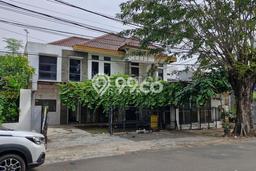 Rumah Mewah LB 220m2 Siap Huni Desain Elegan di Pulo Asem, Jakarta Timur Rumah Mewah LB 220m2 Siap Huni Desain Elegan di Pulo Asem, Jakarta Timur