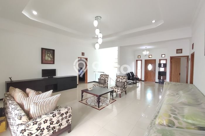Disewakan! Rumah 5 Kamar Tidur &
4 Kamar Mandi di Geger Kalong, Bandung Disewakan! Rumah 5 Kamar Tidur &
4 Kamar Mandi di Geger Kalong, Bandung