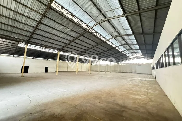 Gudang Disewa di Bandung dengan LB 3200m2 Area Komersial Ramai Gudang Disewa di Bandung dengan LB 3200m2 Area Komersial Ramai