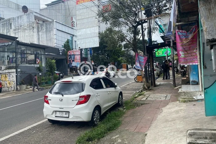 Unit Ruko Dijual di Sukajadi Bandung Luas Tanah 115m2, Luas Bangunan 300m2 Unit Ruko Dijual di Sukajadi Bandung Luas Tanah 115m2, Luas Bangunan 300m2