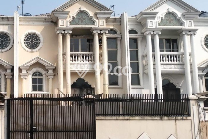 Ready to Use! Luxury House LT 120m2 Desain Elegan di Pantai Indah Kapuk Ready to Use! Luxury House LT 120m2 Desain Elegan di Pantai Indah Kapuk
