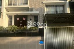 Disewakan! Rumah 4 Kamar Tidur &
3 Kamar Mandi di Pantai Indah Kapuk, Jakarta Utara Disewakan! Rumah 4 Kamar Tidur &
3 Kamar Mandi di Pantai Indah Kapuk, Jakarta Utara