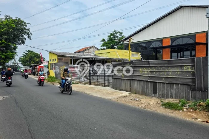 Unit Gudang Dijual di Ciputat Tangerang Selatan Luas Tanah 1200m2, Luas Bangunan 700m2 Unit Gudang Dijual di Ciputat Tangerang Selatan Luas Tanah 1200m2, Luas Bangunan 700m2