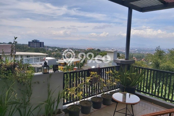 Properti Berkualitas! Vila di Coblong, Luas 267m2m², Kualitas Prima Properti Berkualitas! Vila di Coblong, Luas 267m2m², Kualitas Prima