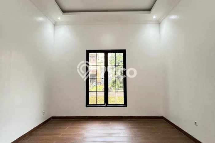 Rumah Mewah LB 300m2 Siap Huni Desain Elegan di Grand Wisata, Bekasi Rumah Mewah LB 300m2 Siap Huni Desain Elegan di Grand Wisata, Bekasi