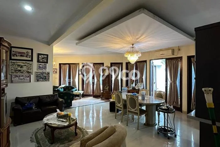 Ready to Use! Premium House LT 452m2 Desain Modern di Grand Wisata Ready to Use! Premium House LT 452m2 Desain Modern di Grand Wisata