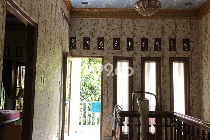 Jual Rumah Mewah Megah Dengan View Eksklusif di Grand Wisata, Bekasi Jual Rumah Mewah Megah Dengan View Eksklusif di Grand Wisata, Bekasi