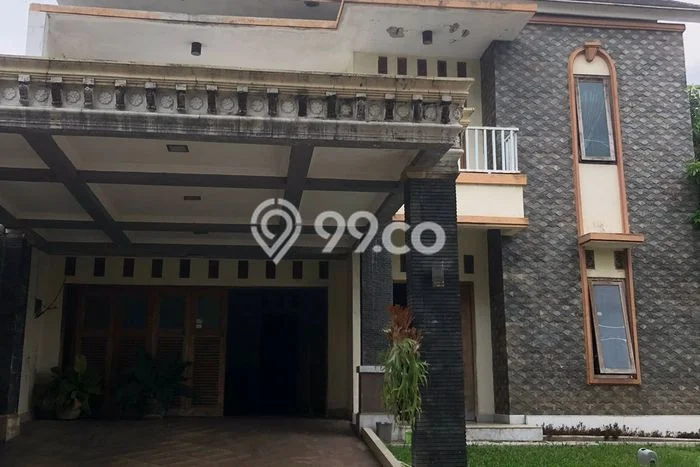 Jual Rumah Mewah Megah Dengan View Eksklusif di Grand Wisata, Bekasi Jual Rumah Mewah Megah Dengan View Eksklusif di Grand Wisata, Bekasi