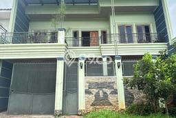 Jual Rumah Luas Megah Dengan View Cantik di Grand Wisata, Bekasi Jual Rumah Luas Megah Dengan View Cantik di Grand Wisata, Bekasi