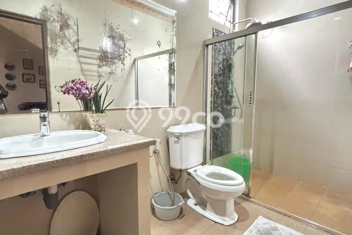 Rumah Luxury Modern Siap Huni di Grand Wisata Bekasi Rumah Luxury Modern Siap Huni di Grand Wisata Bekasi