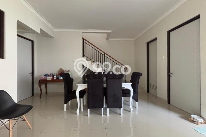 Hunian Mewah LB 150m2 Siap Huni Desain Elegan di Grand Wisata, Bekasi Hunian Mewah LB 150m2 Siap Huni Desain Elegan di Grand Wisata, Bekasi