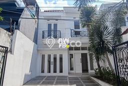 DIJUAL CEPAT! Rumah di Tebet, Jakarta Selatan, Luas 120m² Bangunan 200m² BISA KPR! DIJUAL CEPAT! Rumah di Tebet, Jakarta Selatan, Luas 120m² Bangunan 200m² BISA KPR!