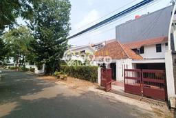 BEST DEAL! Rumah Nyaman area Kebayoran Baru, LT 275m² LB 150m² BEST DEAL! Rumah Nyaman area Kebayoran Baru, LT 275m² LB 150m²