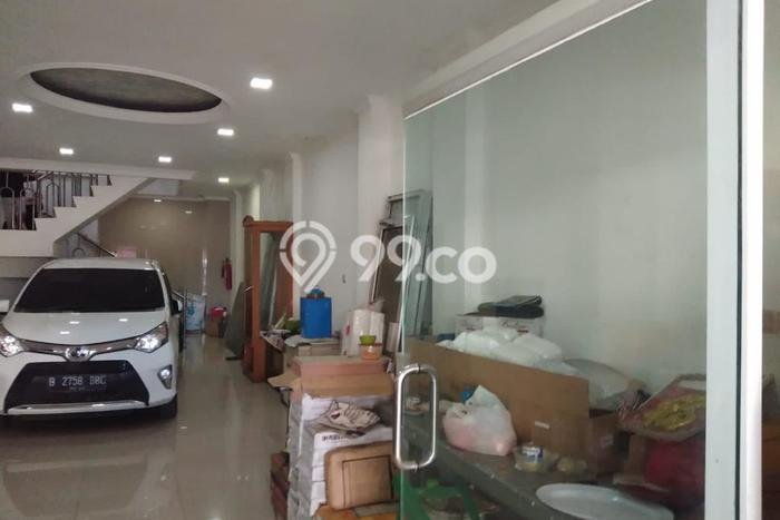 AREA KOMERSIAL! Ruko Kawasan Cengkareng, Luas 540m2m², Akses Utama AREA KOMERSIAL! Ruko Kawasan Cengkareng, Luas 540m2m², Akses Utama
