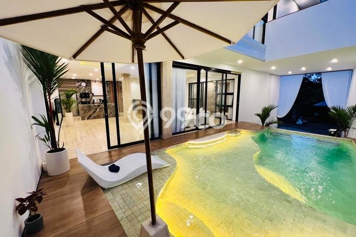 Ready to Use! Premium House LT 205m2 Desain Modern di Ungasan Ready to Use! Premium House LT 205m2 Desain Modern di Ungasan