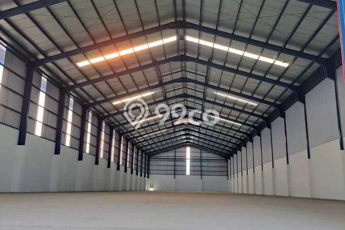 Disewakan Gudang Strategis di Lemah Abang, Luas 10080m², Area Berkembang Disewakan Gudang Strategis di Lemah Abang, Luas 10080m², Area Berkembang