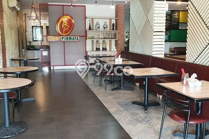 Area Ramai! Ruko Dijual di Kebon Jeruk untuk Bisnis Luas Bangunan 840m2 Area Ramai! Ruko Dijual di Kebon Jeruk untuk Bisnis Luas Bangunan 840m2