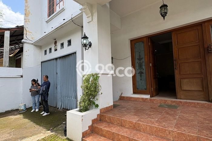 Rumah Elit LB 450m2 Siap Pakai Desain Elegan di Kalibata, Jakarta Selatan Rumah Elit LB 450m2 Siap Pakai Desain Elegan di Kalibata, Jakarta Selatan