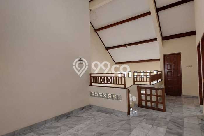 Ready to Use! Luxury House LT 180m2 Desain Modern di Cinere Ready to Use! Luxury House LT 180m2 Desain Modern di Cinere