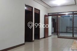 Rumah sewa siap pakai 2 KT di Taman Holis Indah, Bandung Rumah sewa siap pakai 2 KT di Taman Holis Indah, Bandung