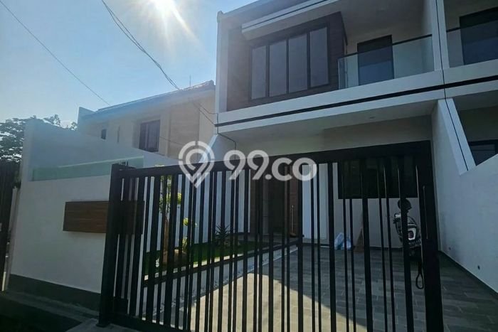 Hunian Eksklusif Siap Huni LT 120m2 di Kelapa Gading, Jakarta Utara Hunian Eksklusif Siap Huni LT 120m2 di Kelapa Gading, Jakarta Utara