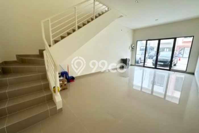 Ruko Lokasi Strategis Kawasan Gading Serpong, Luas 80m², Disewakan Ruko Lokasi Strategis Kawasan Gading Serpong, Luas 80m², Disewakan