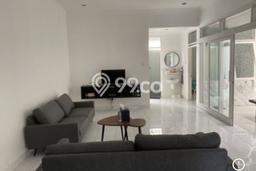 Lokasi terbaik! Rumah siap huni disewakan di Mekar Wangi LB 170m2 Lokasi terbaik! Rumah siap huni disewakan di Mekar Wangi LB 170m2