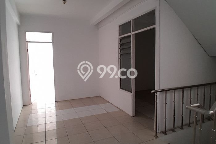 Ruko Disewakan Kawasan Otista, Luas 300m2m², Area Berkembang Ruko Disewakan Kawasan Otista, Luas 300m2m², Area Berkembang