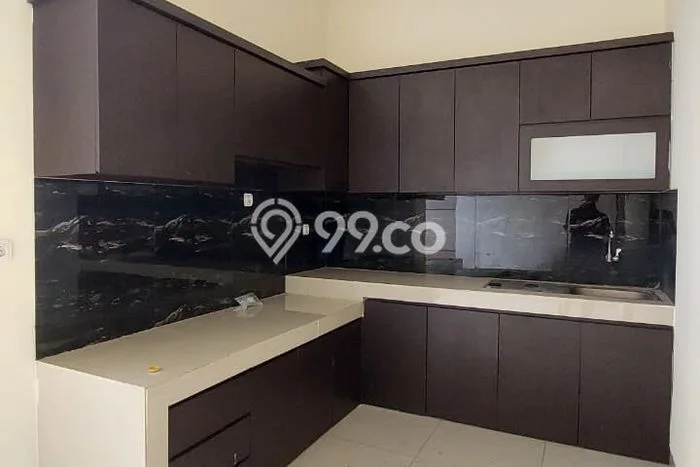 UNIT SPESIAL! Rumah di , 4 KM, Akses Pusat Kota, Luas 114m2m² Bangunan 170m2m² UNIT SPESIAL! Rumah di , 4 KM, Akses Pusat Kota, Luas 114m2m² Bangunan 170m2m²