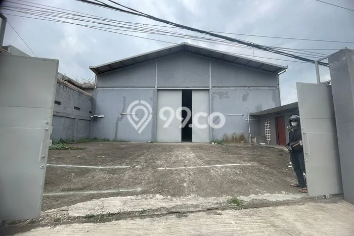 LOKASI STRATEGIS! Gudang Kawasan Banjaran, Luas 470m², Kawasan Ramai, Ready Operasional LOKASI STRATEGIS! Gudang Kawasan Banjaran, Luas 470m², Kawasan Ramai, Ready Operasional