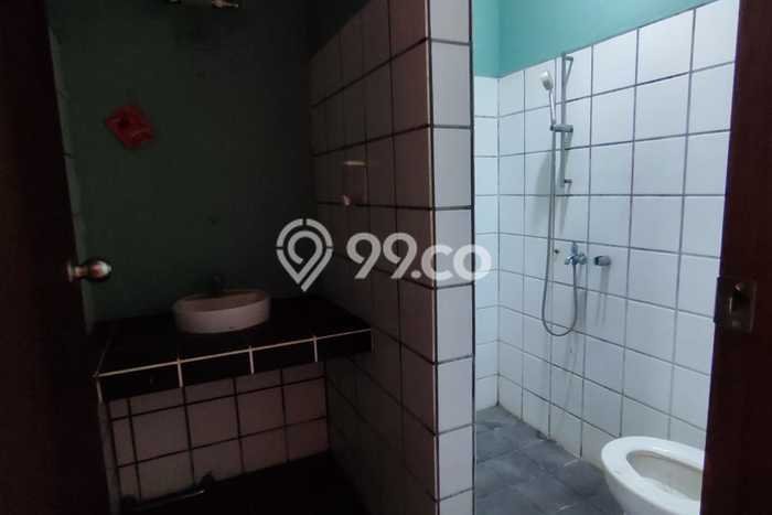 Rumah Asri di Turangga, 5 KT, Area Tenang, LT 165m² Bangunan 250m² Rumah Asri di Turangga, 5 KT, Area Tenang, LT 165m² Bangunan 250m²