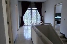 Disewakan! Rumah 4 Kamar Tidur &
2 Kamar Mandi di Kota Baru Parahyangan, Bandung Disewakan! Rumah 4 Kamar Tidur &
2 Kamar Mandi di Kota Baru Parahyangan, Bandung
