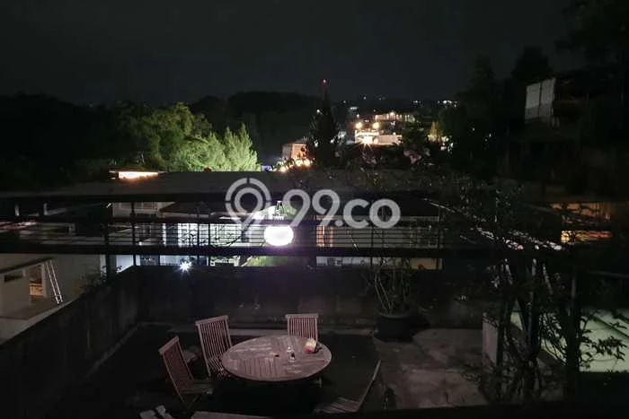 Hunian Mewah LB 520m2 Siap Pakai Desain Elegan di Cikutra, Bandung Hunian Mewah LB 520m2 Siap Pakai Desain Elegan di Cikutra, Bandung