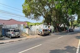 Unit Komersial Dijual di Jakarta Selatan LT 1742m2 & LB 1000m2 Unit Komersial Dijual di Jakarta Selatan LT 1742m2 & LB 1000m2