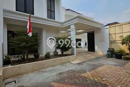 Rumah Mewah LB 520m2 Siap Pakai Desain Elegan di Ciganjur, Jakarta Selatan Rumah Mewah LB 520m2 Siap Pakai Desain Elegan di Ciganjur, Jakarta Selatan