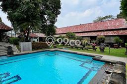 Jual Rumah Luas Elegan Dengan View Eksklusif di Kemang, Jakarta Selatan Jual Rumah Luas Elegan Dengan View Eksklusif di Kemang, Jakarta Selatan
