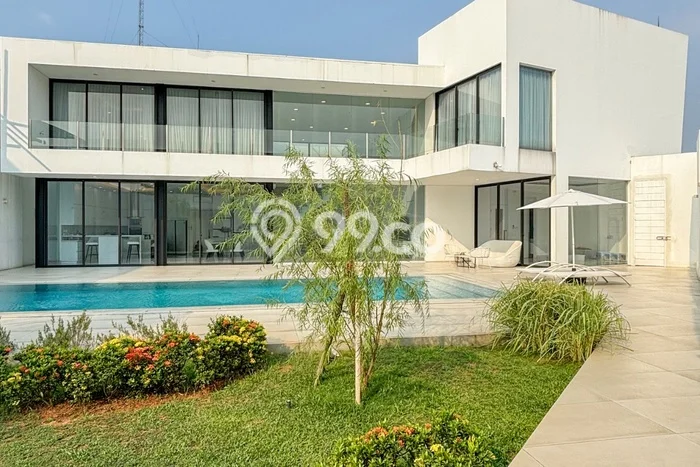Rumah Elit LB 1139m2 Siap Huni Desain Elegan di BSD Bukit Golf, Tangerang Rumah Elit LB 1139m2 Siap Huni Desain Elegan di BSD Bukit Golf, Tangerang