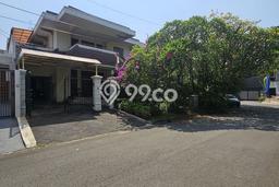Rumah Luxury Modern Tanpa Renovasi di Pondok Indah Jakarta Selatan Rumah Luxury Modern Tanpa Renovasi di Pondok Indah Jakarta Selatan