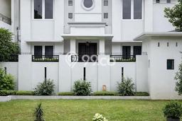 Rumah Luxury Modern Tanpa Renovasi di Senopati Jakarta Selatan Rumah Luxury Modern Tanpa Renovasi di Senopati Jakarta Selatan