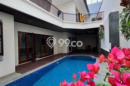 Ready to Use! Premium House LT 400m2 Desain Modern di Jati Padang Ready to Use! Premium House LT 400m2 Desain Modern di Jati Padang