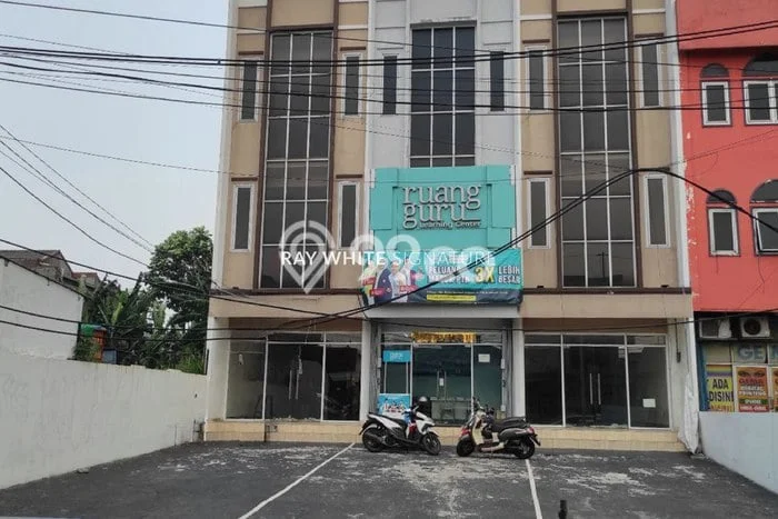 Ruko Dijual di Jakarta Selatan LT 202m2 & LB 312m2 Lokasi Terbaik! Ruko Dijual di Jakarta Selatan LT 202m2 & LB 312m2 Lokasi Terbaik!