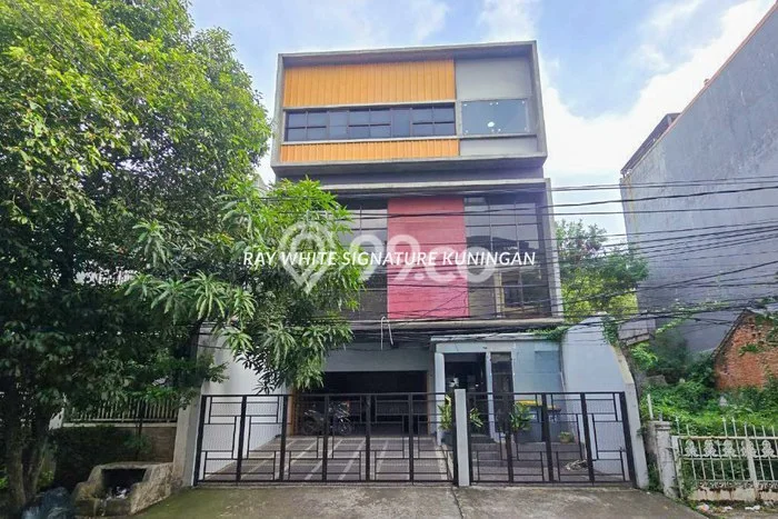 Ruko Dijual di Prime Area Jakarta Pusat Luas 400m2 Ruko Dijual di Prime Area Jakarta Pusat Luas 400m2