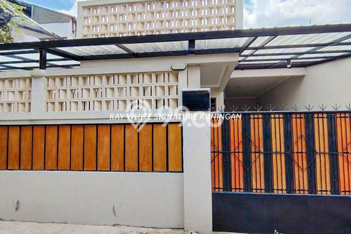 Jual Rumah Mewah Megah Dengan View Eksklusif di Tanjung Barat, Jakarta Selatan Jual Rumah Mewah Megah Dengan View Eksklusif di Tanjung Barat, Jakarta Selatan