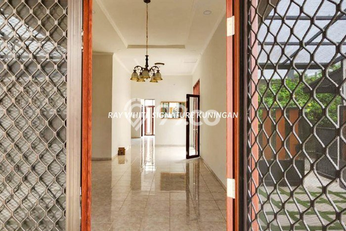 Jual Rumah Mewah Megah Dengan View Eksklusif di Tanjung Barat, Jakarta Selatan Jual Rumah Mewah Megah Dengan View Eksklusif di Tanjung Barat, Jakarta Selatan